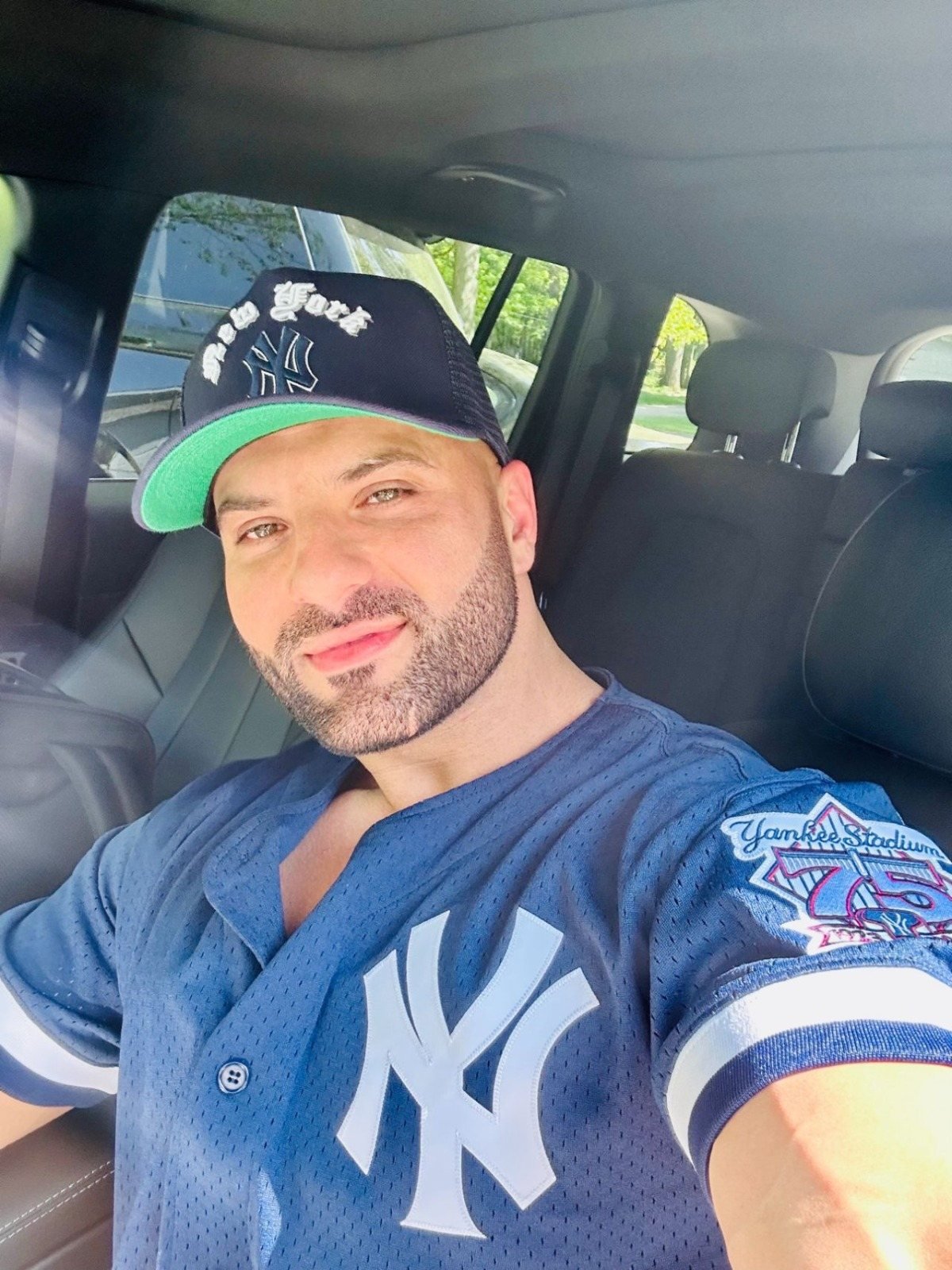 Selfie in a New York cap