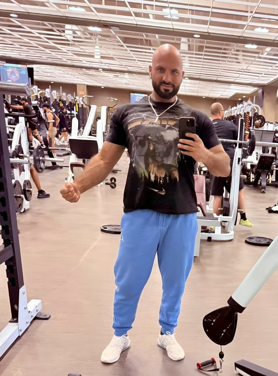 Gym mirror selfie